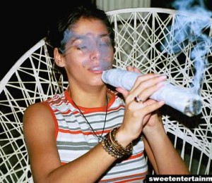 dwingdwang_massive_huge_joint_weed_chronic_marijuana_pot_hot_girl_smoking_smoke_cigarette_sexy_b