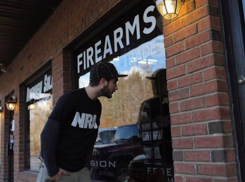 gun-shop-where-guns-used-by-adam-lanza-were-sold-loses-license (1)