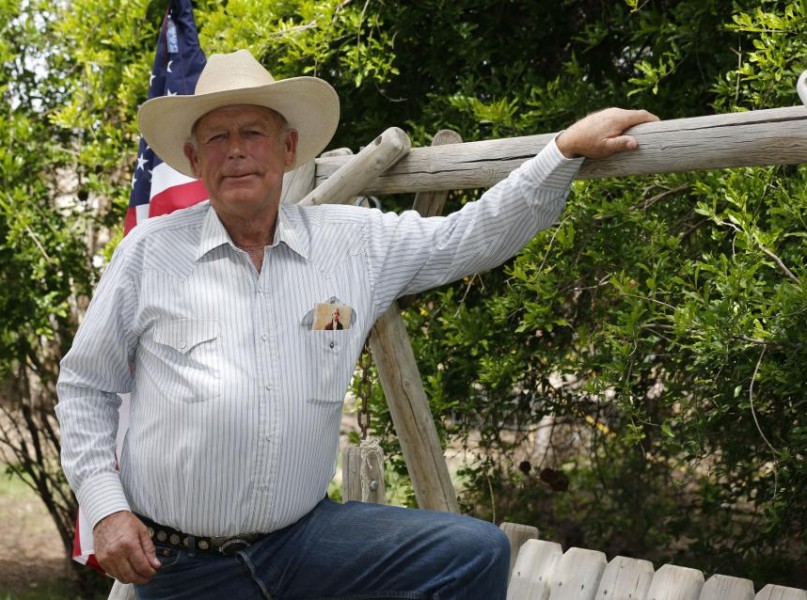 clivern-bundy-ranch-standoff-militia (1)