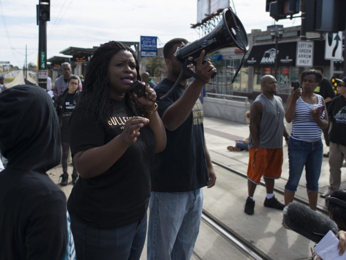 Popular Crowdfunding Website Takes a Side in the ‘War on Cops’